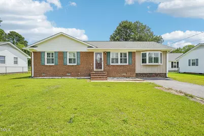 102 Pine Street, Dunn, NC 28334 - Photo 1