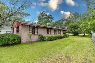 311 E Hillsboro St, Mount Olive, NC 28365 - Photo 1