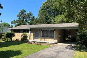 417 Sunnyview Rd, Henderson, NC 27536 - Photo 1