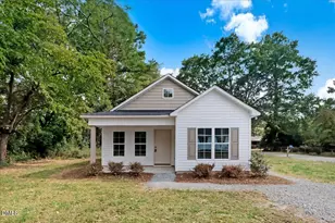 315 Byrd St, Clinton, NC 28328 - Photo 1