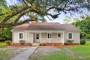 507 E Woodall St, Smithfield, NC 27577 - Photo 1