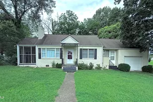 418 N Marshall St, Graham, NC 27253 - Photo 1