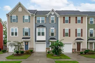 925 Arnold Place Dr, Fuquay-Varina, NC 27526 - Photo 1