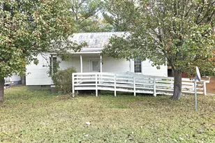 209 N Porter St, Whitakers, NC 27891 - Photo 1
