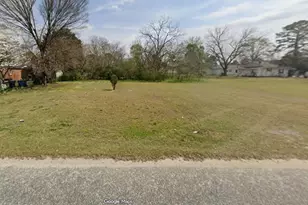 208 N Lee Ave, Dunn, NC 28334 - Photo 1