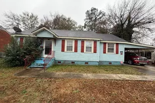 408 E Canary St, Dunn, NC 28334 - Photo 1