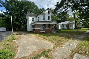406 N Webb St, Selma, NC 27576 - Photo 1