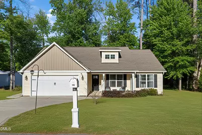 102 Lakeview Drive, Four Oaks, NC 27524 - Photo 1