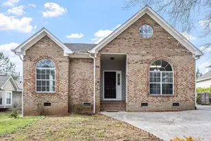 107 Covington Dr, Chapel Hill, NC 27514 - Photo 1
