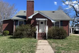 304 Atwater St, Burlington, NC 27215 - Photo 1