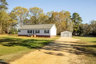 2304 5 Bridge Rd, Clinton, NC 28328 - Photo 1