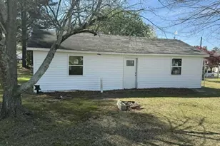 14 S Mason St, Coats, NC 27521 - Photo 1