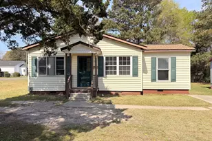 210 S Brevard St, Selma, NC 27576 - Photo 1