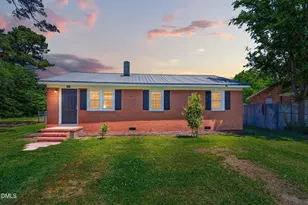 407 E Pearsall St, Dunn, NC 28334 - Photo 1