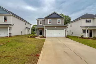 207 4th St, Erwin, NC 28339 - Photo 1