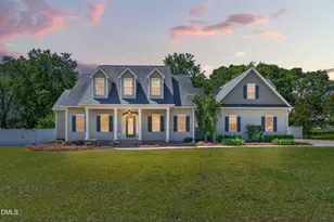 514 S Lincoln St, Benson, NC 27504 - Photo 1