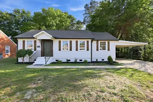 408 E Canary St, Dunn, NC 28334 - Photo 1