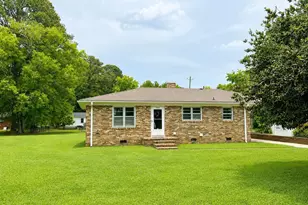 104 W Crestview Dr, Smithfield, NC 27577 - Photo 1