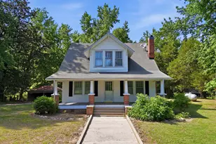 439 Lake View Rd, Louisburg, NC 27549 - Photo 1