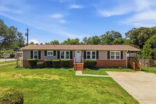 320 E Earp St, Holly Springs, NC 27540 - Photo 1