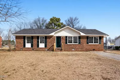 1120 W Pope Street, Benson, NC 27504 - Photo 1