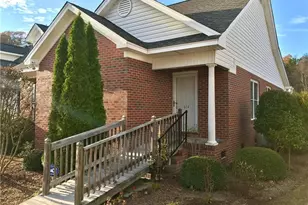 614 W Amberdale Circle W, Lumberton, NC 28358 - Photo 1