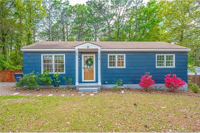 380 W New Jersey Avenue, Southern Pines, NC 28387 - Photo 1