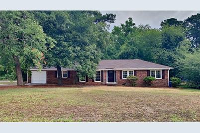 728 Dandridge Drive, Fayetteville, NC 28303 - Photo 1