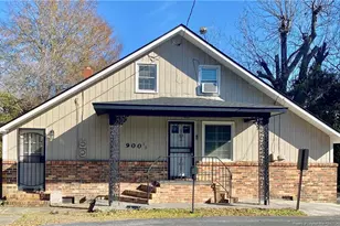 900 1/2 N Chestnut St, Lumberton, NC 28358 - Photo 1