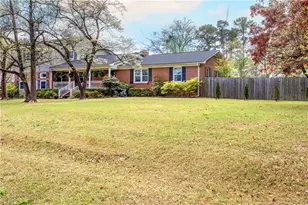 211 Edgewood Ave, Clinton, NC 28328 - Photo 1