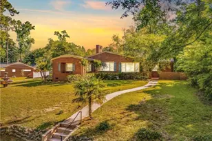 706 Riverside Dr, Lumberton, NC 28358 - Photo 1