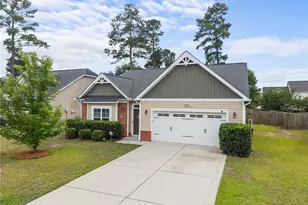 5829 Crepe Myrtle Dr, Hope Mills, NC 28348 - Photo 1