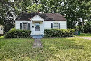 409 W 19th St, Lumberton, NC 28358 - Photo 1