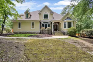 905 McLean St, Raeford, NC 28376 - Photo 1