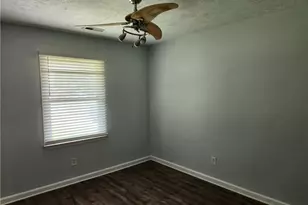 417 Sparrow Dr, Fayetteville, NC 28306 - Photo 6