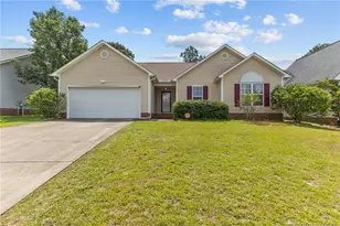 3117 Winesap Rd, Hope Mills, NC 28348 - Photo 1