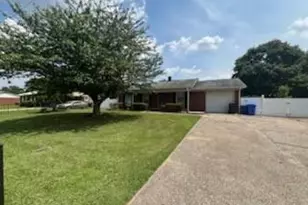 1447 Gairloch Dr, Fayetteville, NC 28304 - Photo 1