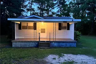 1227 E Martin Luther King Jr Dr, Maxton, NC 28364 - Photo 1