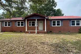 1034 Crayton Circle Crayton Circle, Fayetteville, NC 28314 - Photo 1