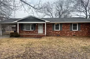 1204 Cullen Dr, Fayetteville, NC 28304 - Photo 1