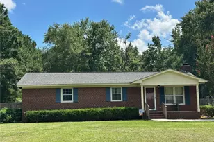 128 Hood Rd, Lumberton, NC 28358 - Photo 1