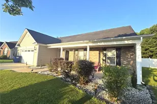 318 Collinwood Dr, Raeford, NC 28376 - Photo 1