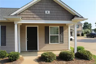 3705 Hillcrest Dr, Lumberton, NC 28358 - Photo 1