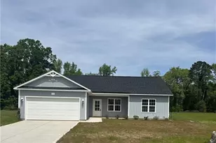 27 Chariot Cir, Lumber Bridge, NC 28357 - Photo 1