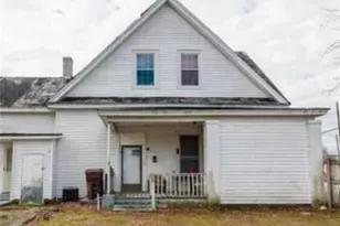 401 S Clinton Ave, Dunn, NC 28334 - Photo 1