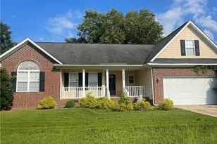 4320 Rocinta Ct Ct, Hope Mills, NC 28348 - Photo 1