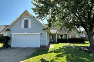 1519 Pinebrook Dr, Fayetteville, NC 28314 - Photo 1