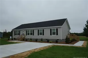 259 E Poplar St, Bladenboro, NC 28320 - Photo 1