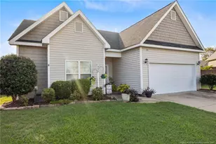 425 Scipio Ct, Hope Mills, NC 28348 - Photo 1