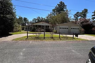 504 Russell St, Pembroke, NC 28372 - Photo 1